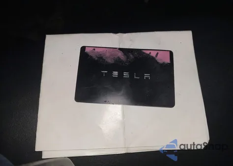 2021 Tesla Model Y Long Range Dual Motor All-Wheel Drive z USA, uszkodzony, nr VIN 5YJYGAEE2MF193803